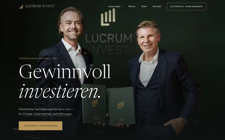 Startseite von lucruminvest.at am Rechner